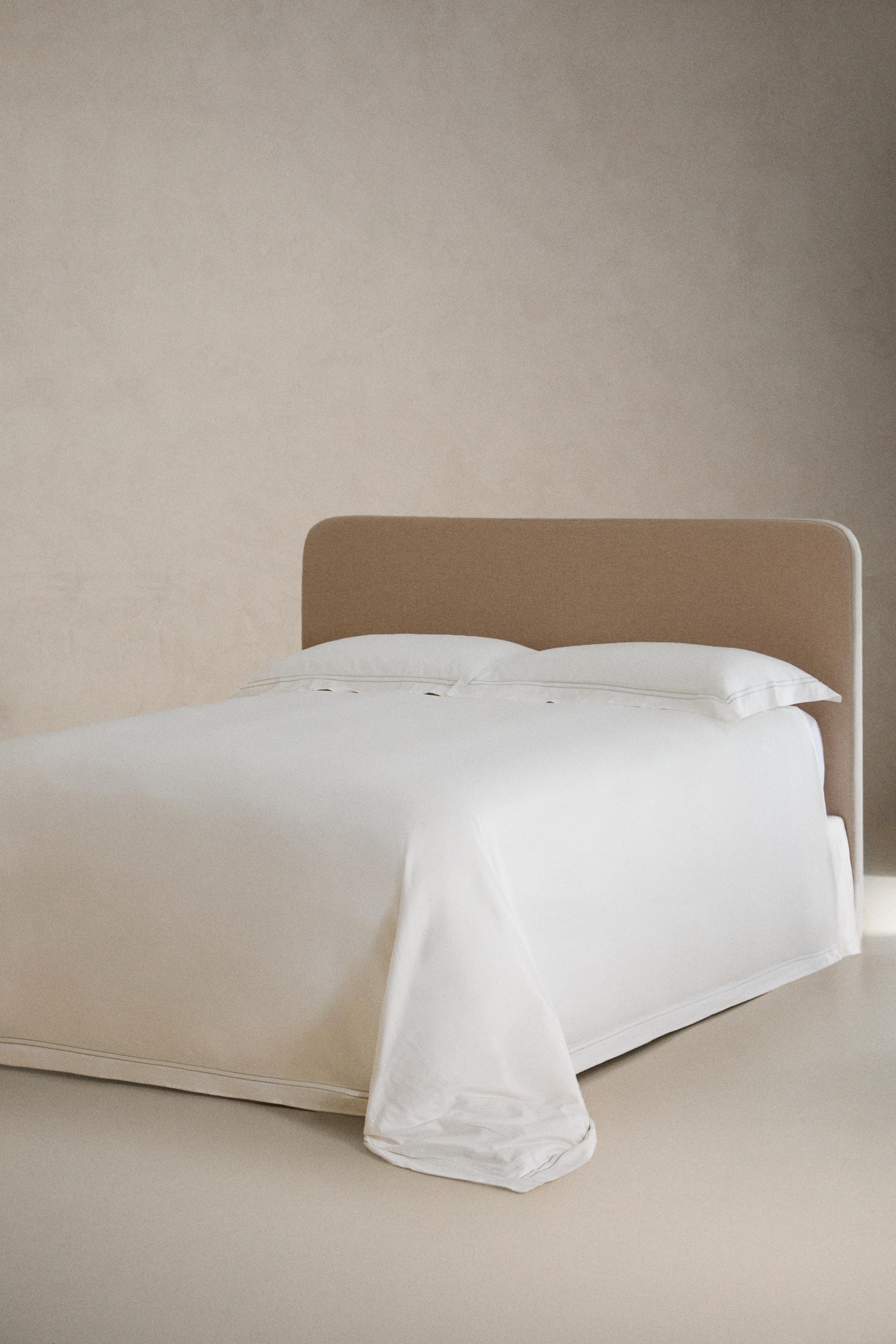 DUVET COVER WITH TWO EMBROIDERED DETAILS — Light green