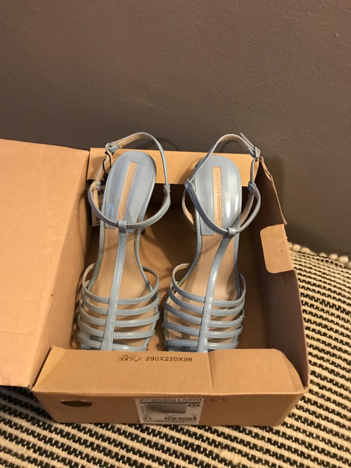 BLUE T STRAP HEELS - Image 5