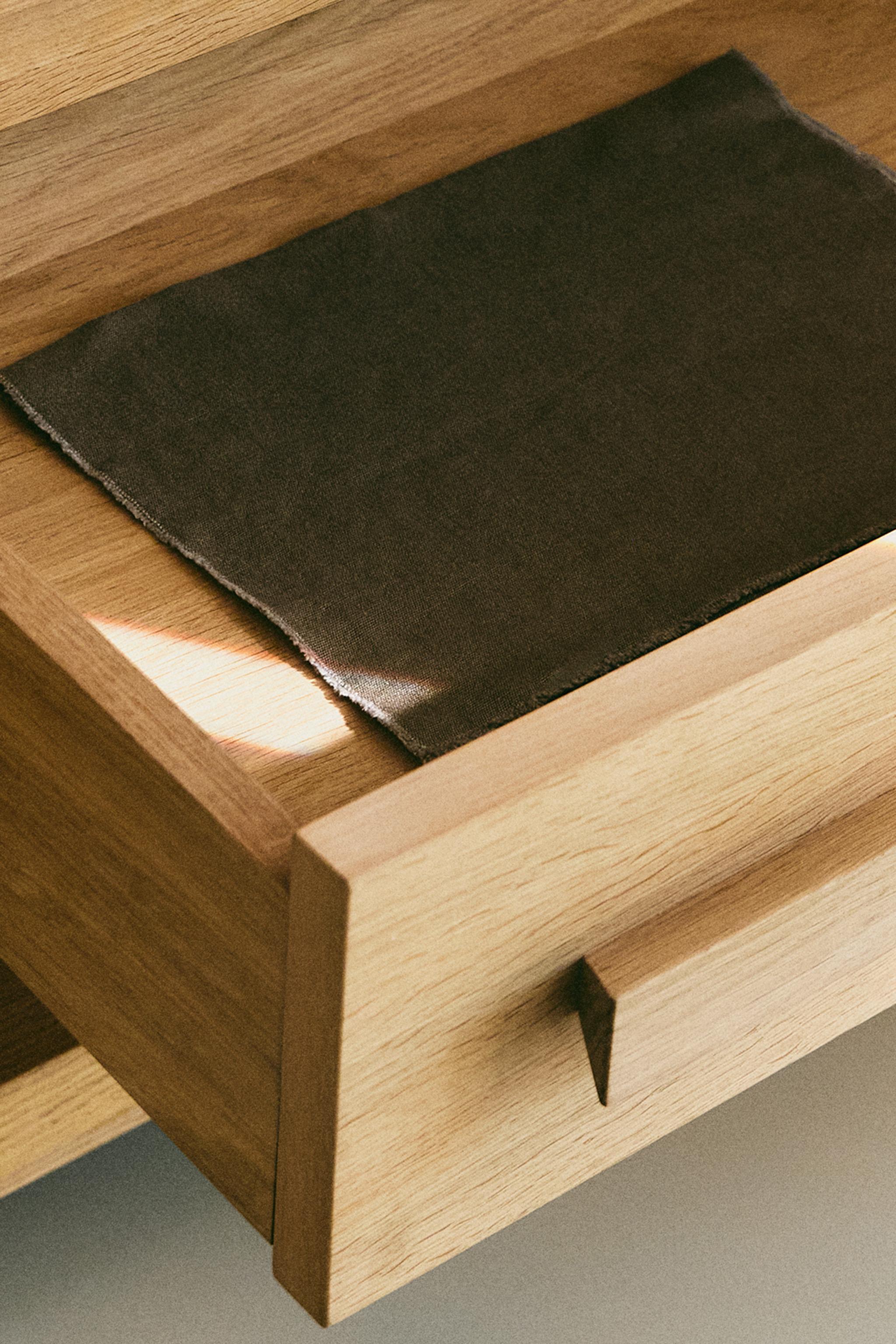 CABINET 01