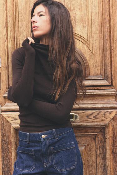 HIGH NECK T-SHIRT - Chocolate by Zara
