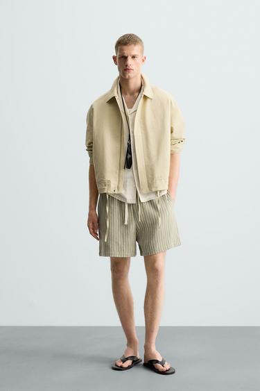 BERMUDA ESTRUCTURA - Verde claro de Zara - Imagen 0