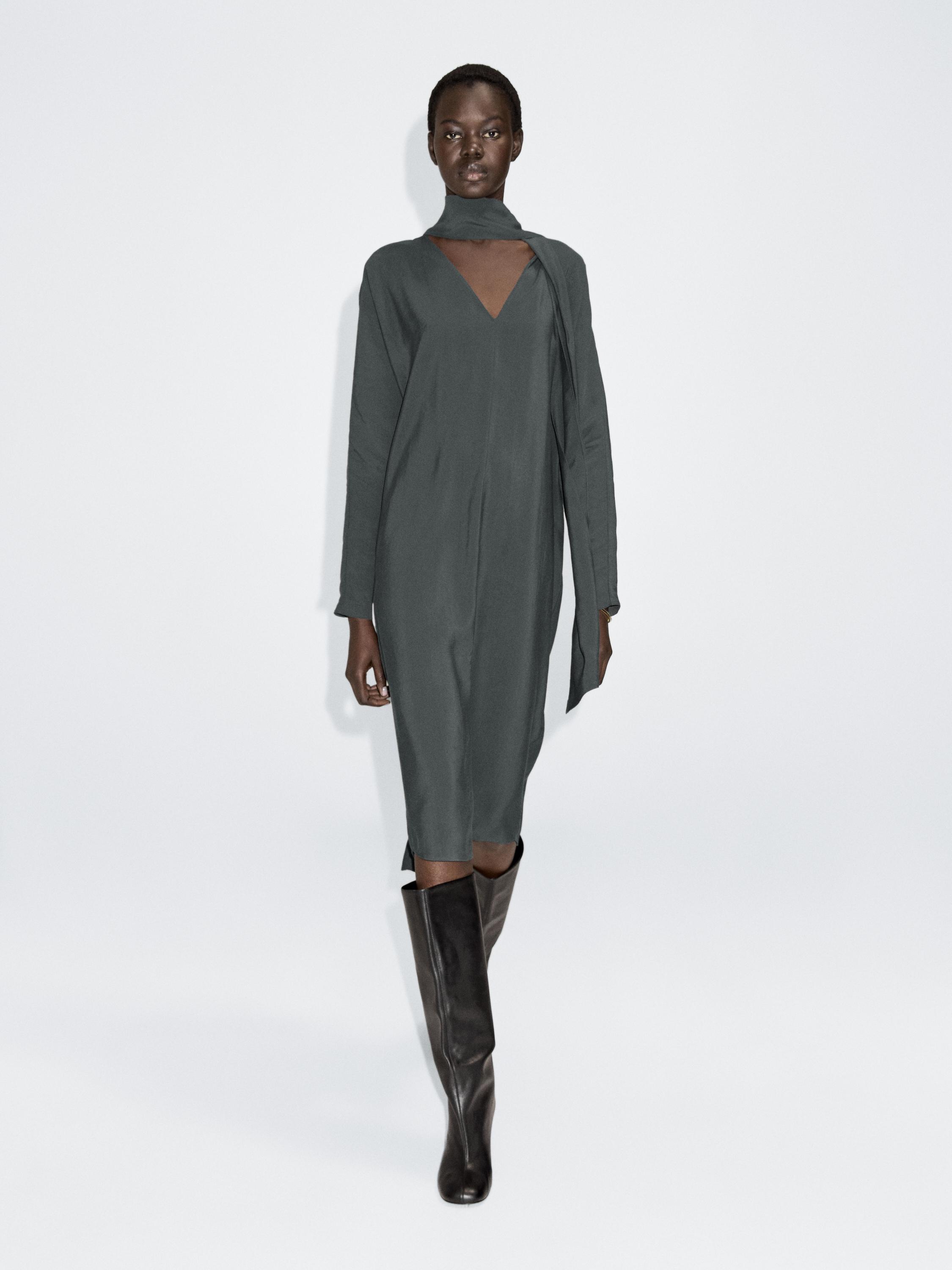 Robe midi à encolure en V avec nœud