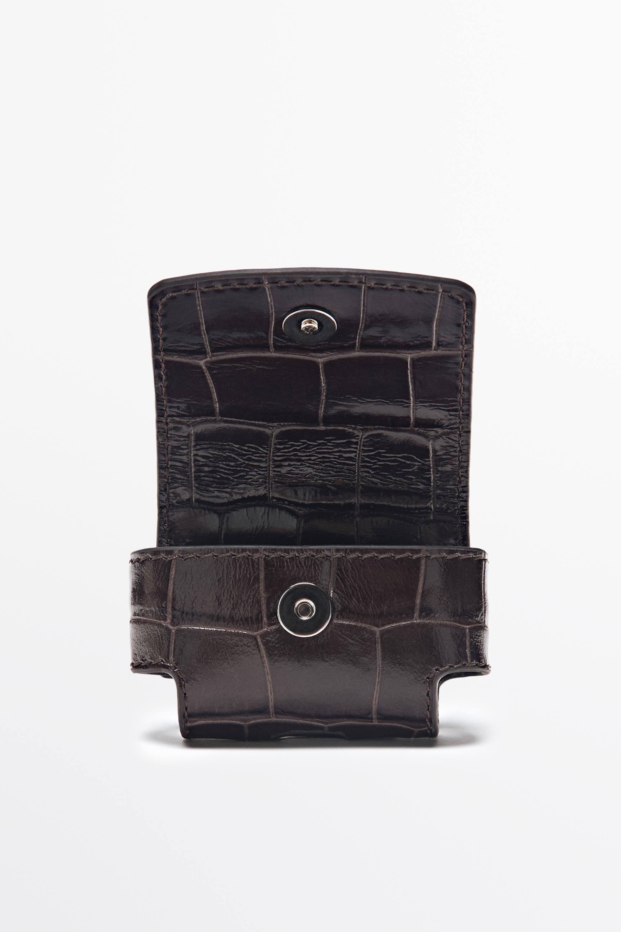 Crocodile-textured leather AirPods case