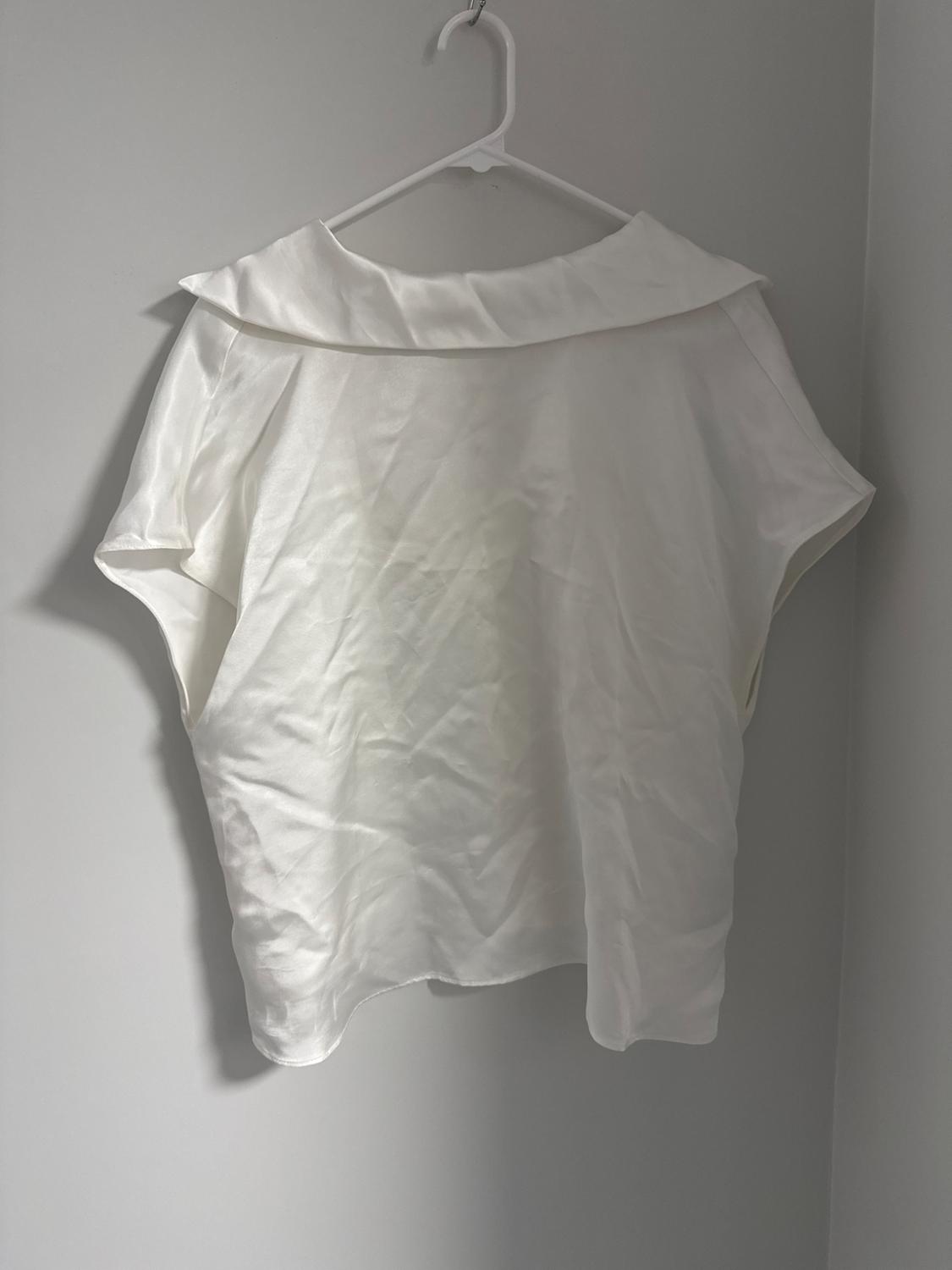 CUERPO SATINADO DETALLE CUELLO - Image 4