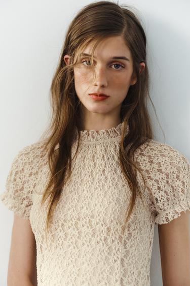 ROBE MI-LONGUE EN DENTELLE - Écru de Zara - Image 2