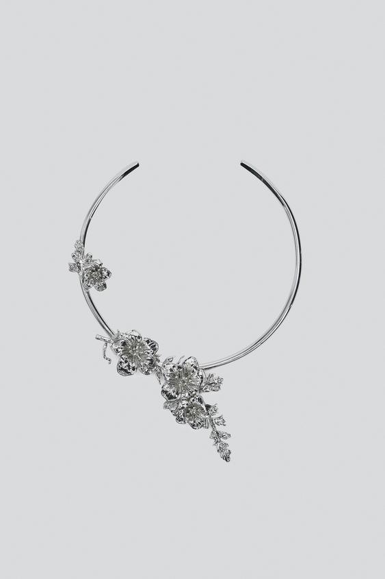 METAL FLORAL RELIEF CHOKER NECKLACE - Silver by Zara - Image 0