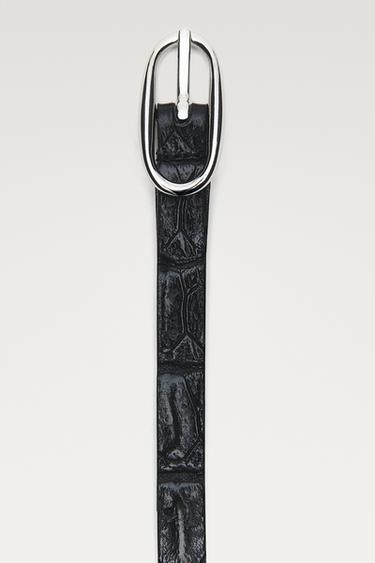 Leather belt with oval buckle and textured finish — Black 1