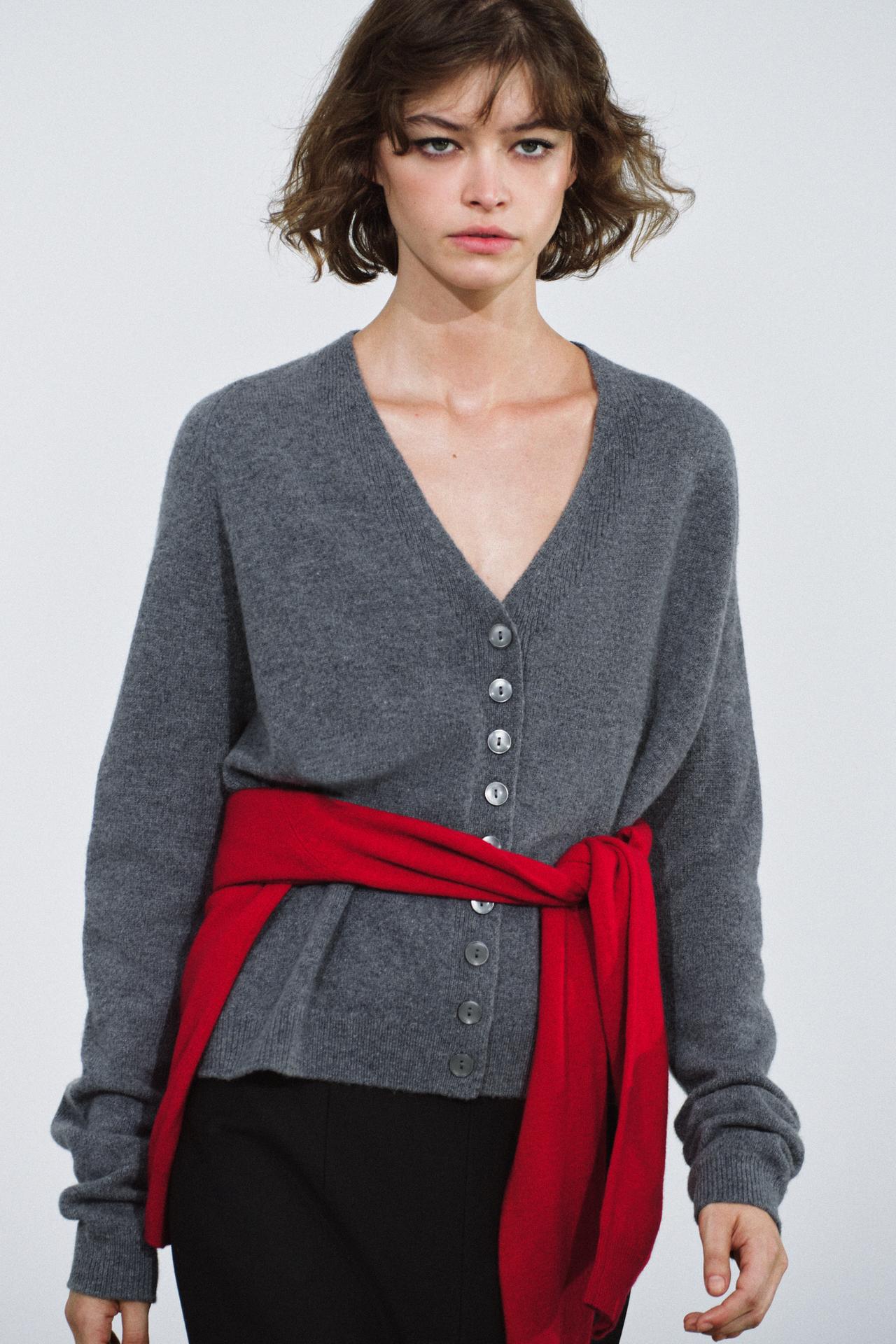 100% WOOL V-NECK CARDIGAN — Mid-gray