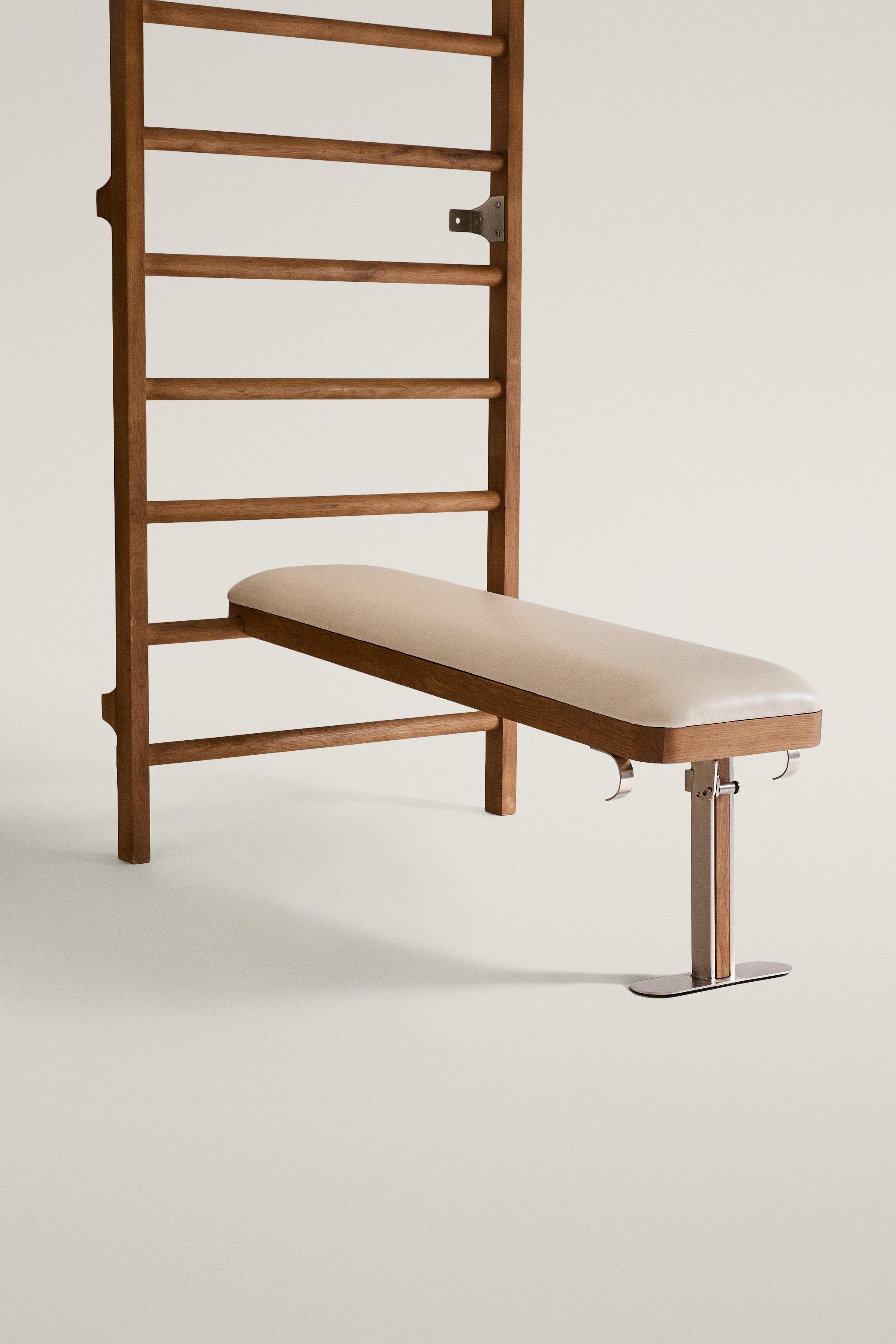 ADJUSTABLE LEATHER LADDER BENCH