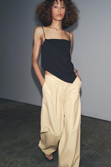 TOP ASIMÉTRICO CREPÉ - Negro de Zara