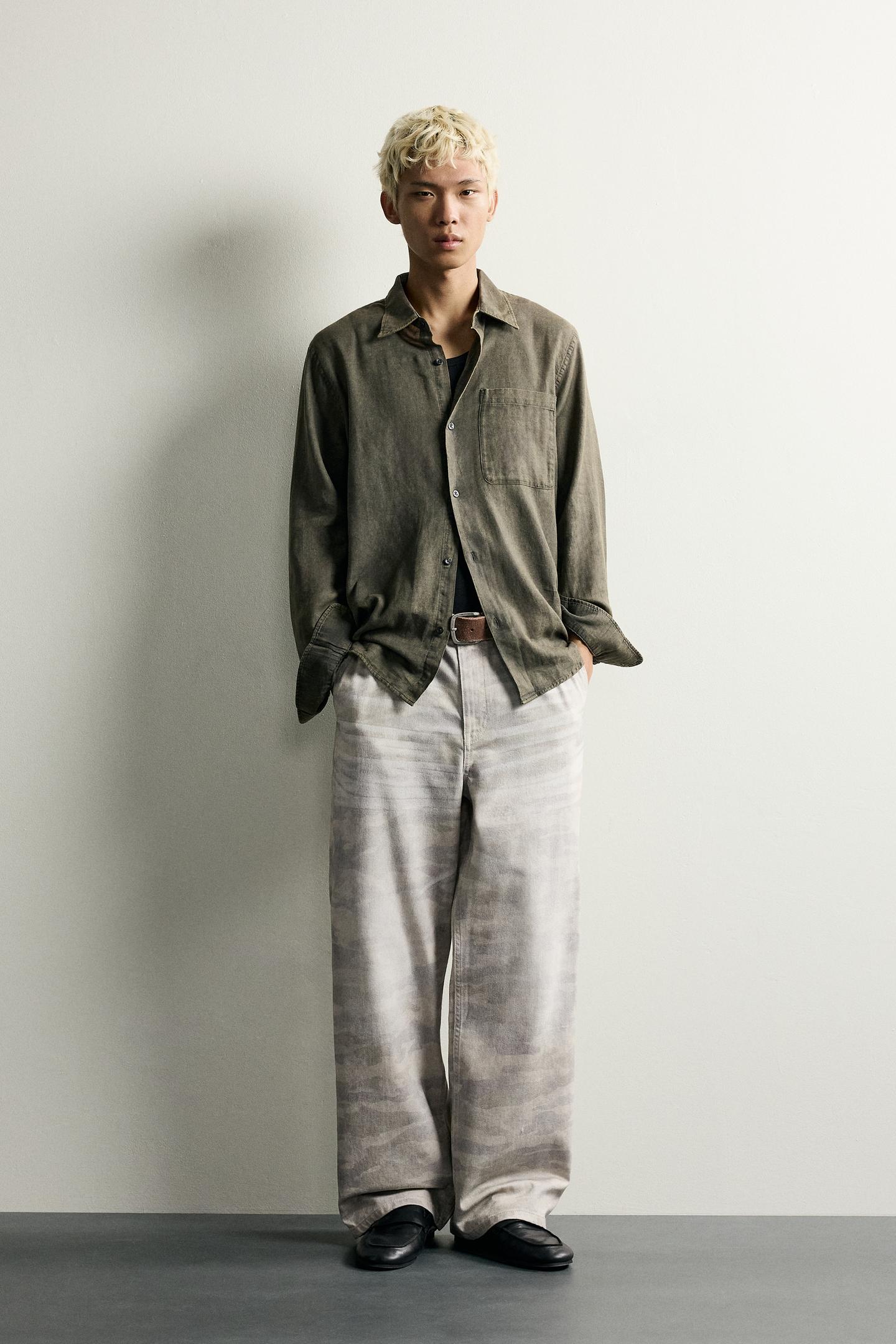 Мужские брюки Zara Abstract Print Relaxed Fit, цвет: Серо-бежевый — фото 1