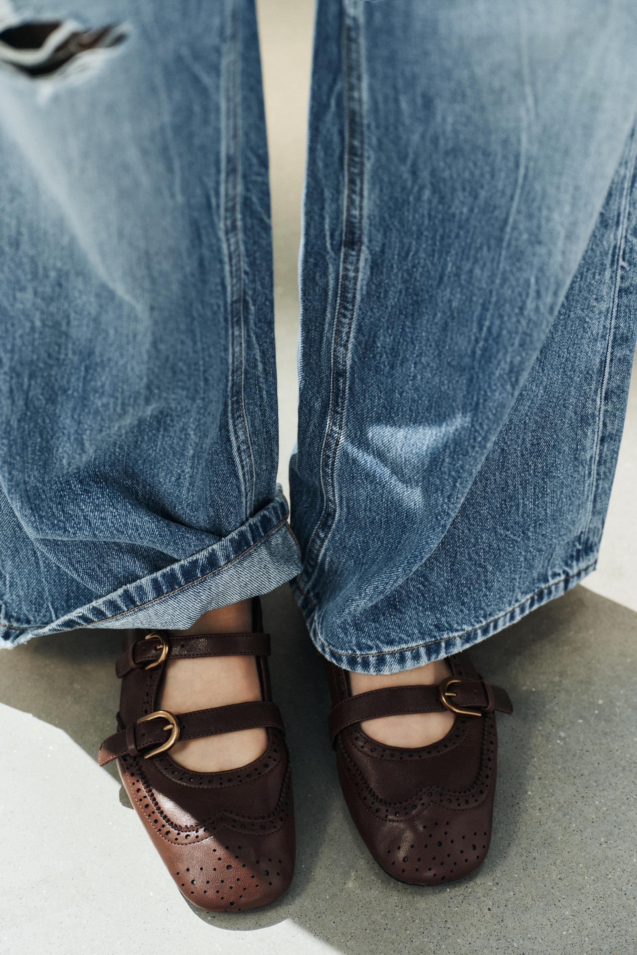 LEATHER BALLET FLATS — Brown