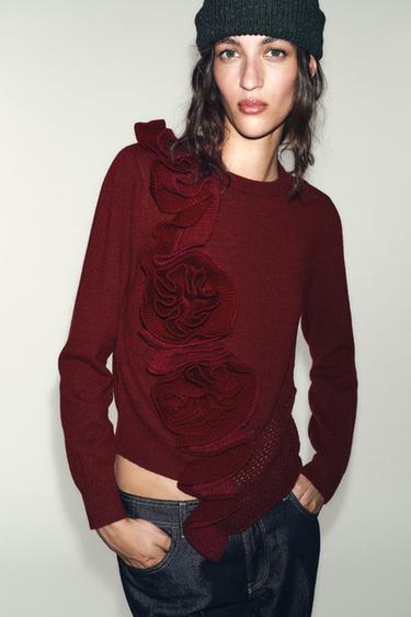 سترة محاكة بنقشة زهور - بورجندي الخاص بـ Zara