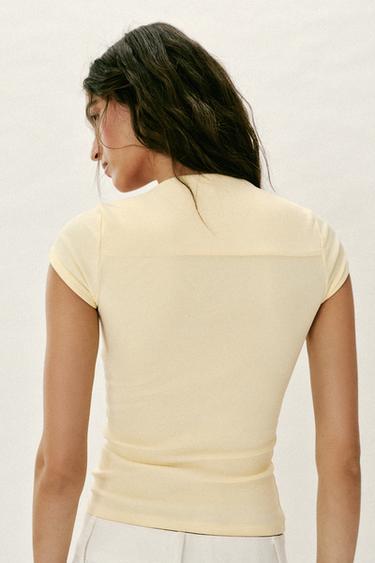 МАИЦА СО КВАДРАТНО ДЕКОЛТЕ - Жолта од Zara