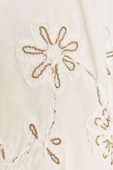 BLOUSE STRUCTURE BRODÉE - Écru de Zara - Image 7