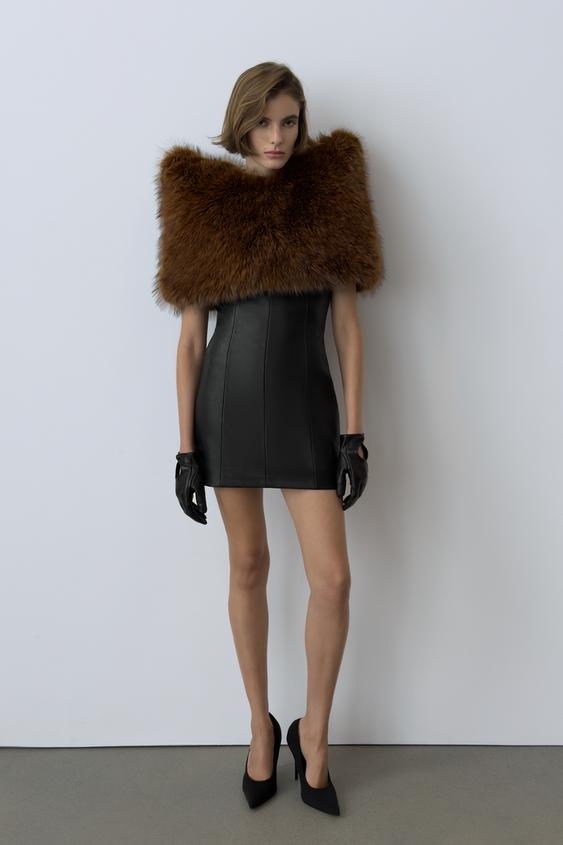 CAPA CON HOMBRERAS EFECTO PELO CATS - Marrón de Zara - Imagen 0