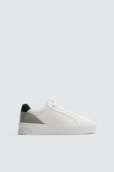 BASKET AVEC DÉTAIL AU TALON