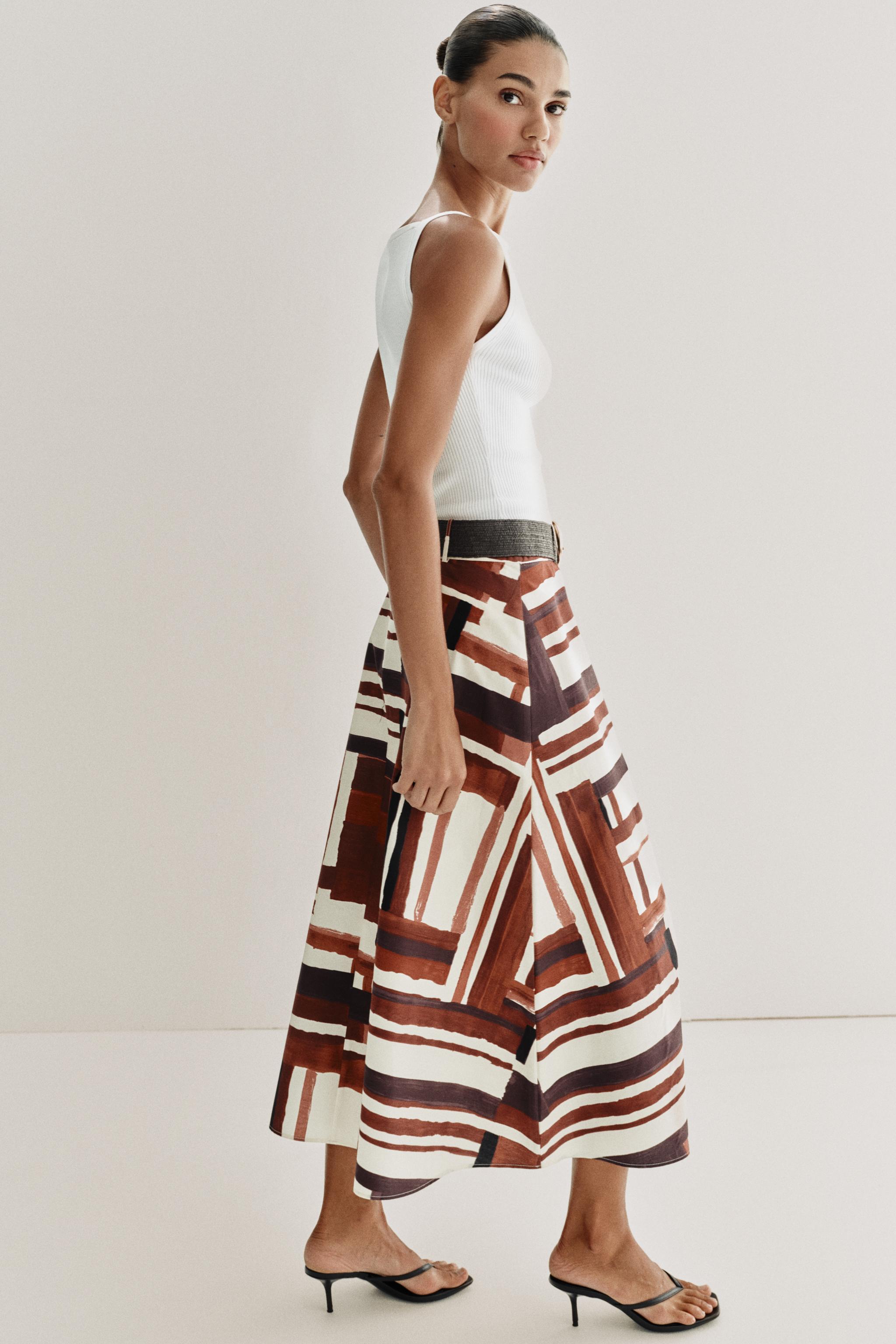 PRINTED BELTED SKIRT