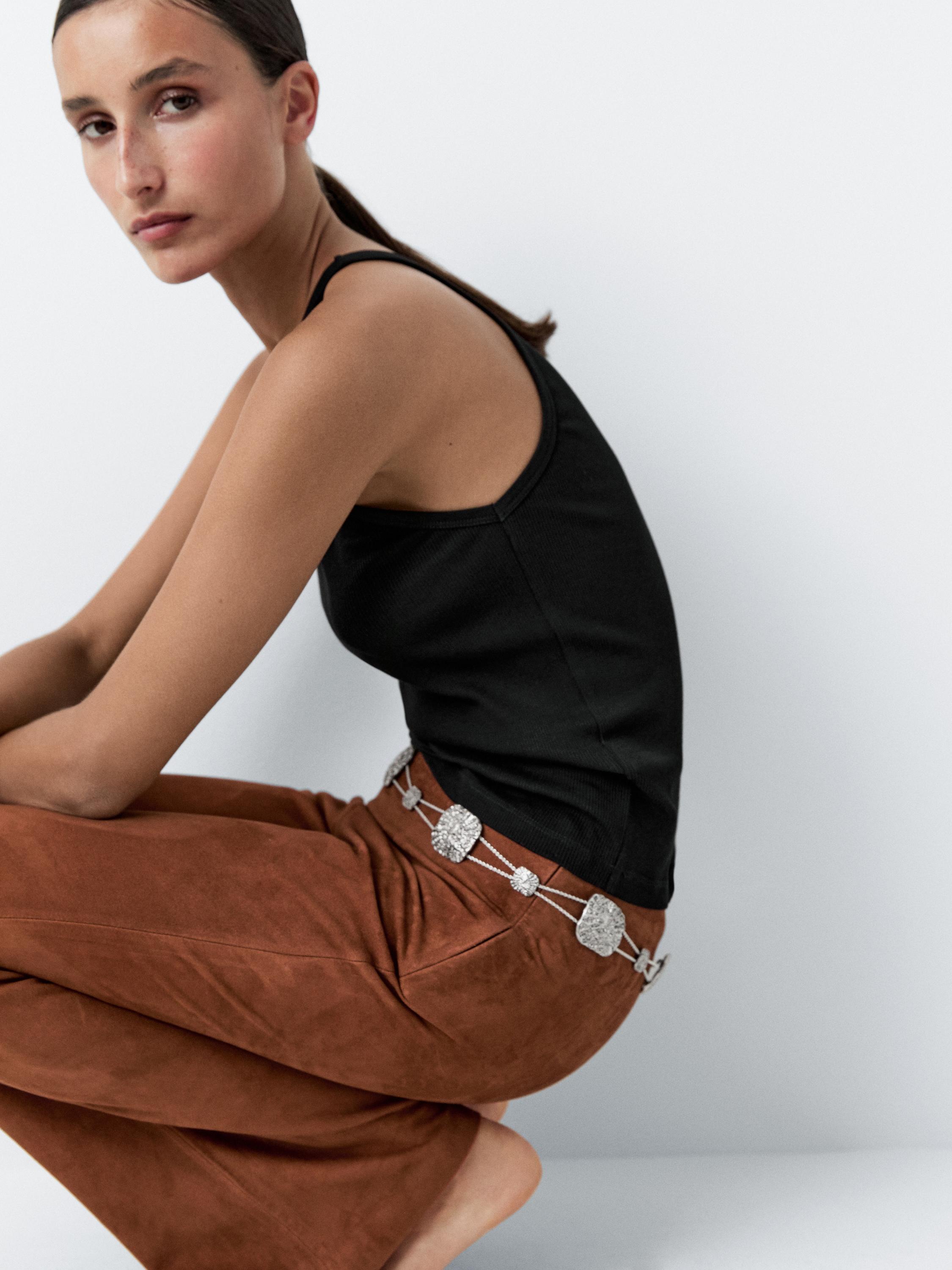 Textured chain and medallion belt