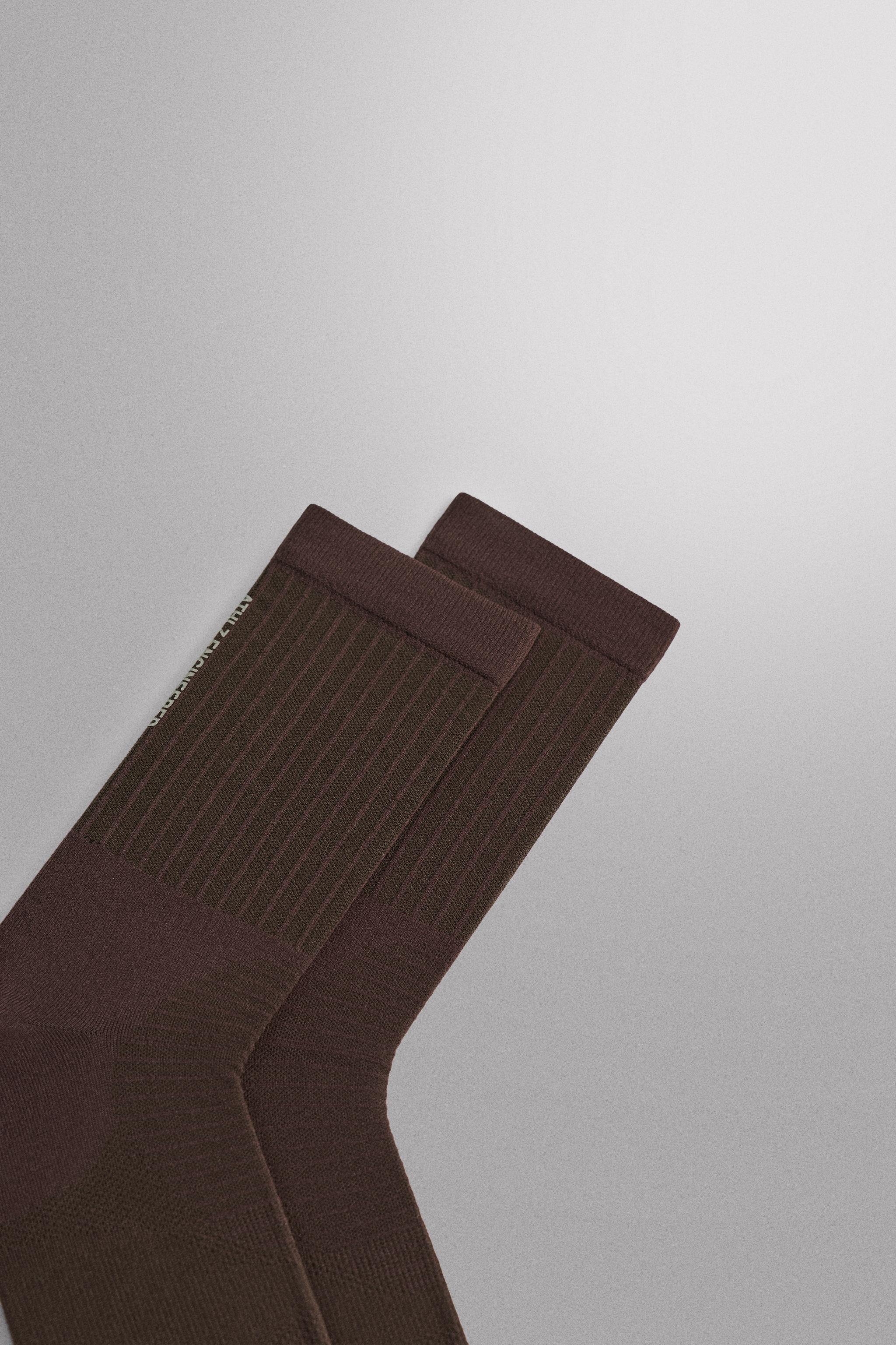 2-PACK TECHNICAL TRAINING SOCKS