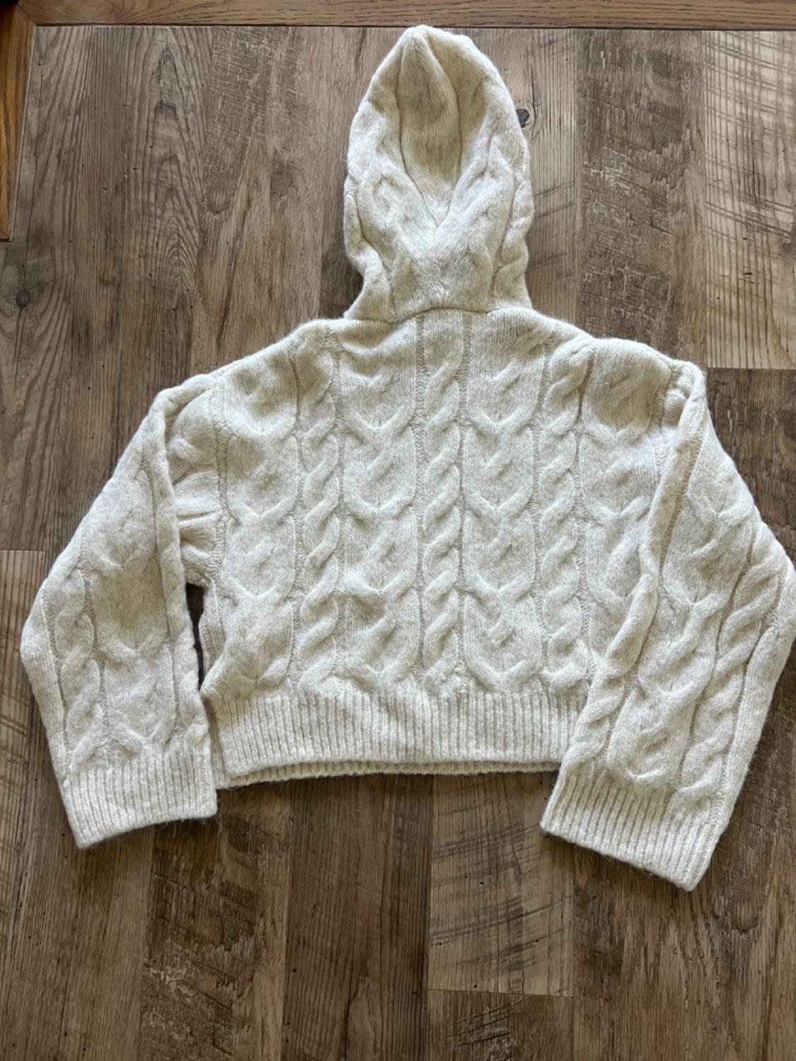 HOODED CABLE-KNIT SWEATER - Image 2