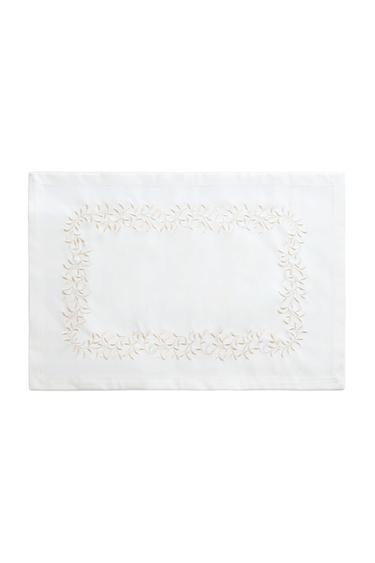 PACK OF EMBROIDERED SATIN NAPKINS (PACK OF 2) - خَام الخاص بـ Zara