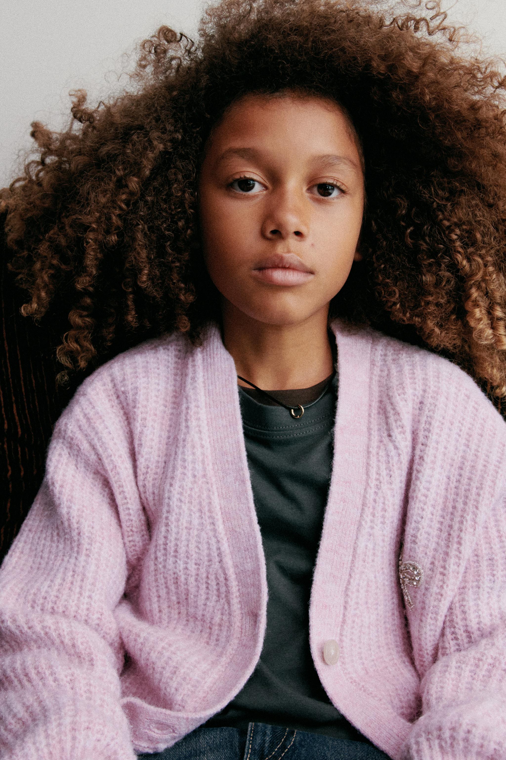 ニットカーディガン、蝶結びとスパンコール付き - ピンク | ZARA Japan