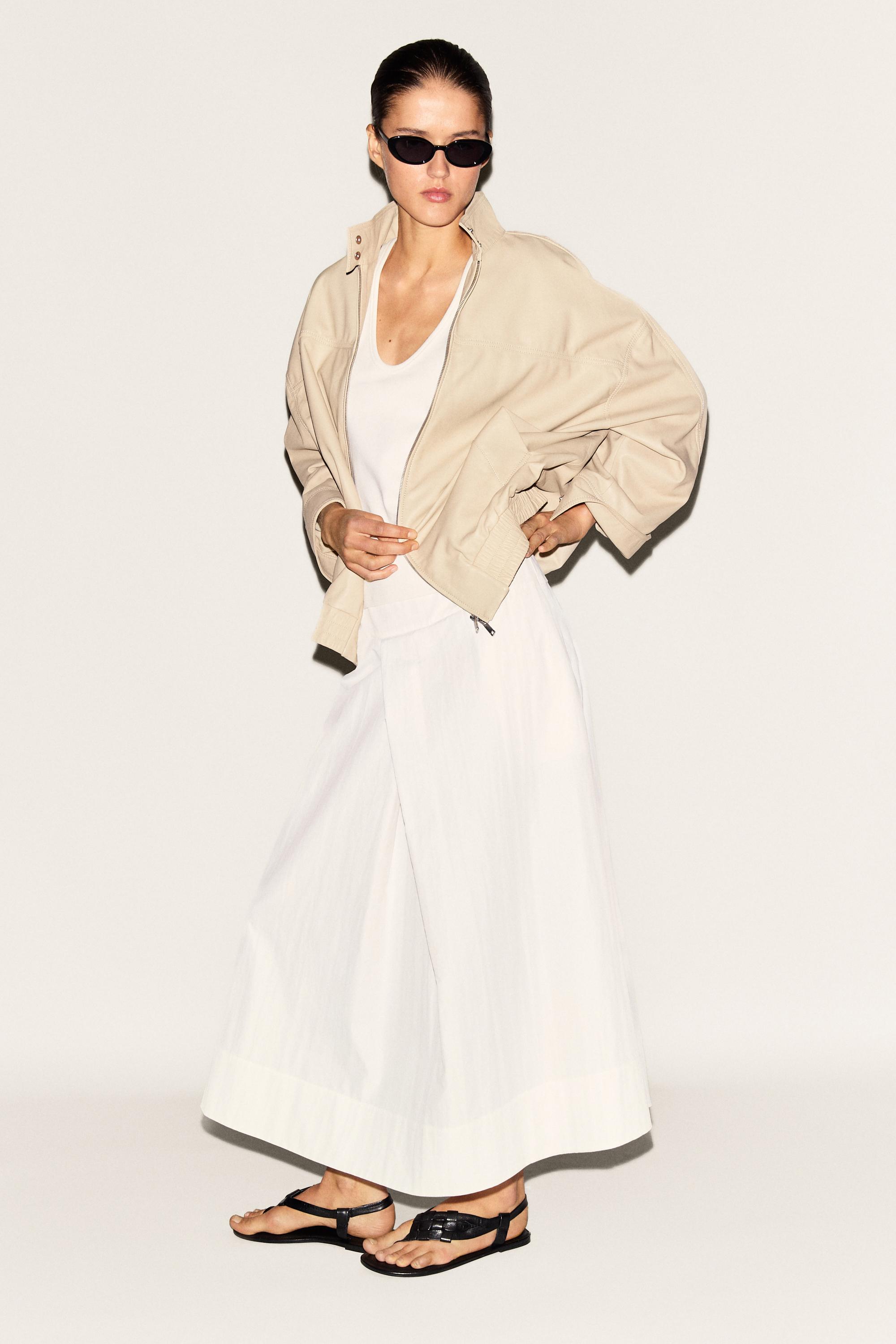 Elastic hem leather jacket