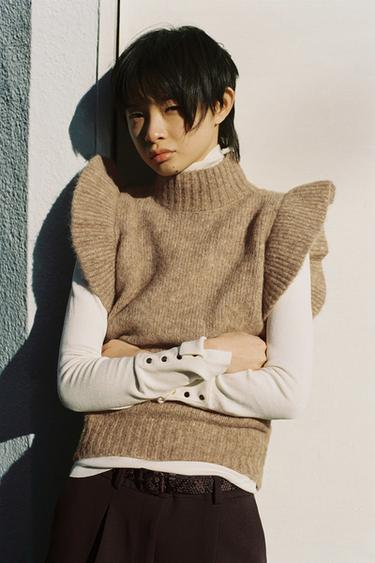 ウールフリルベストライトキャメルZaraのウールフリルベスト - ライトキャメル 