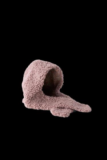 FAUX SHEARLING HAT WITH COLLAR DETAIL - Magenta by Zara