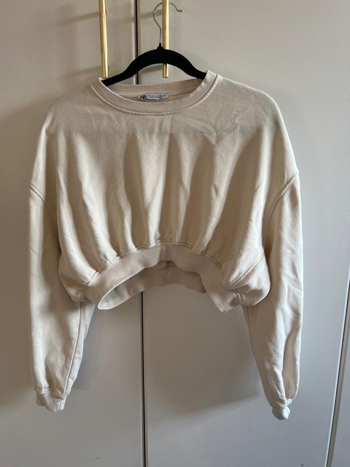 BASIC CROPPED SWEATSHIRT
