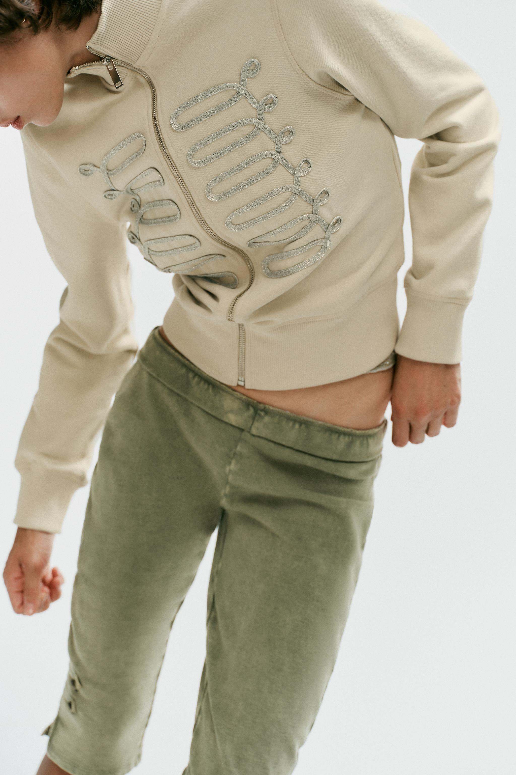 FROG FASTENING SWEATSHIRT