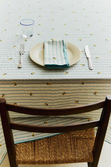 Zara STRIPED TABLECLOTH WITH FLORAL EMBROIDERY - Blue