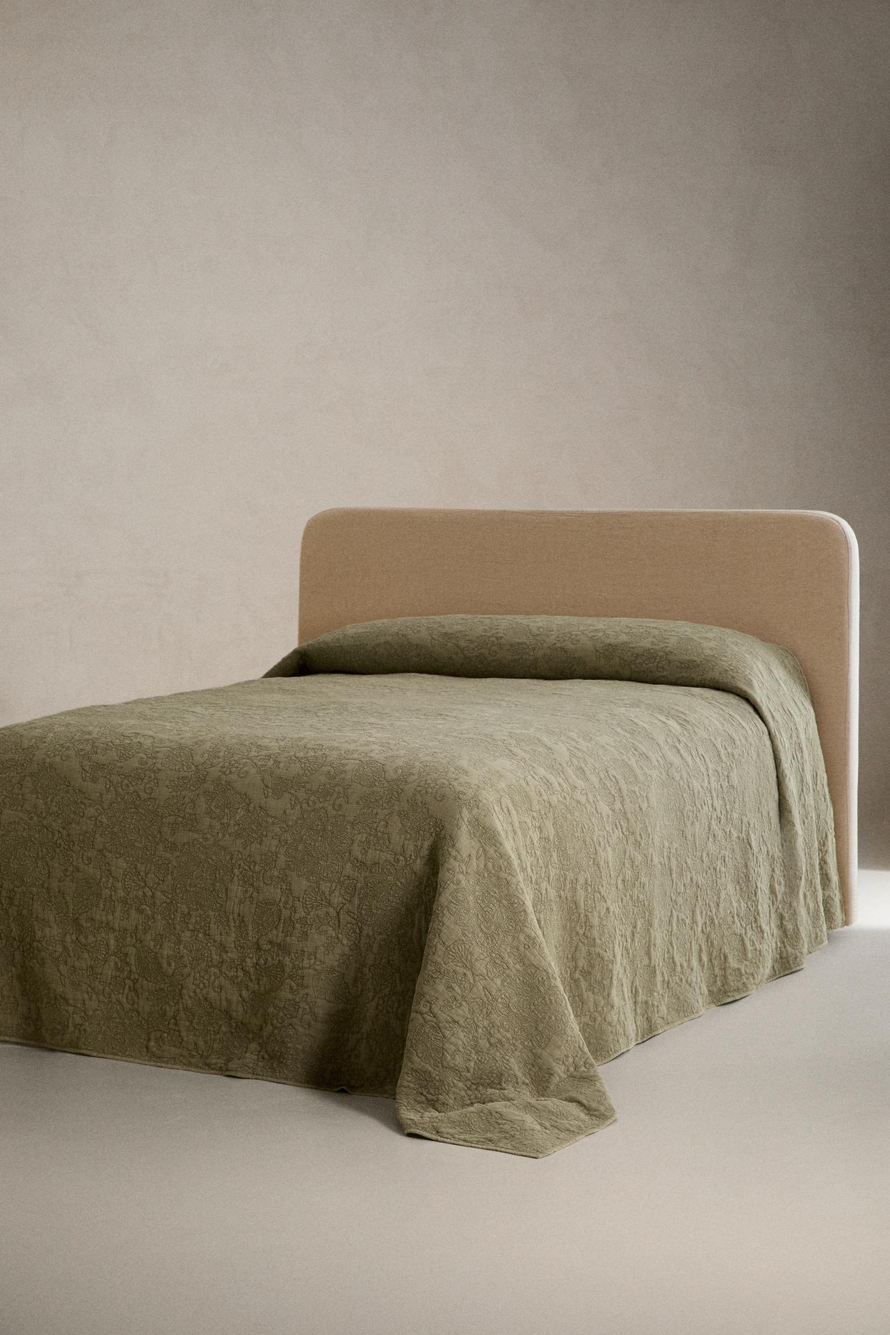 FLORAL EMBROIDERED COTTON QUILT — Green