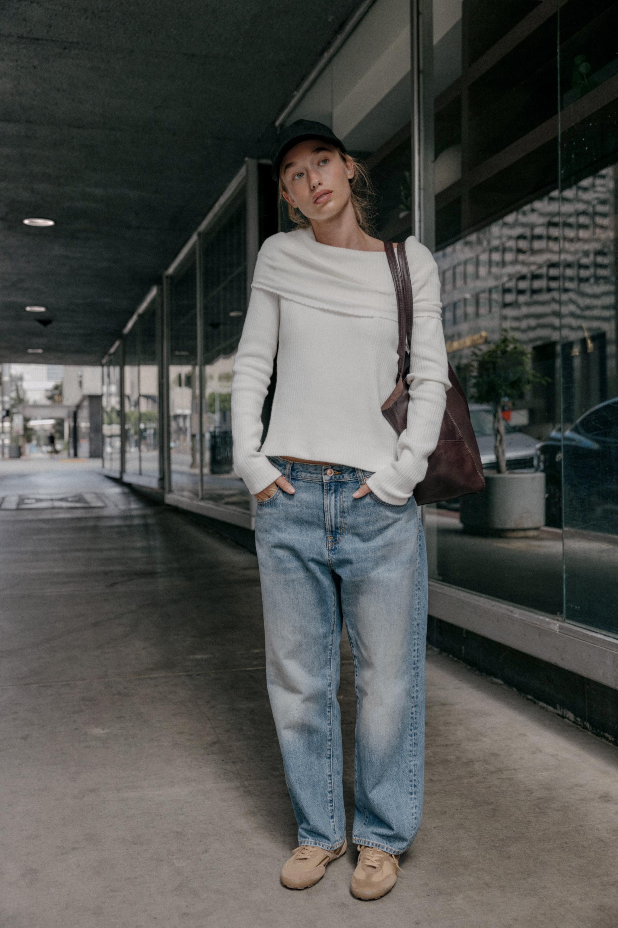 ★2点セット★ZARAソフトVネックスウェットシャツ　ノースリーブトップスS ZARA タグ付き新品 ソフト Vネック スウェットシャツ - メルカリ