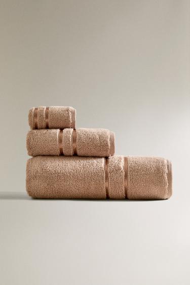 Zara BATH TOWEL WITH STRIPED TRIM - Dusty pink