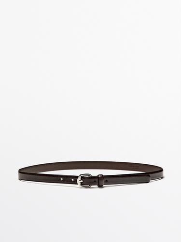 Cinturón hebilla arqueada piel - Marrón de Zara