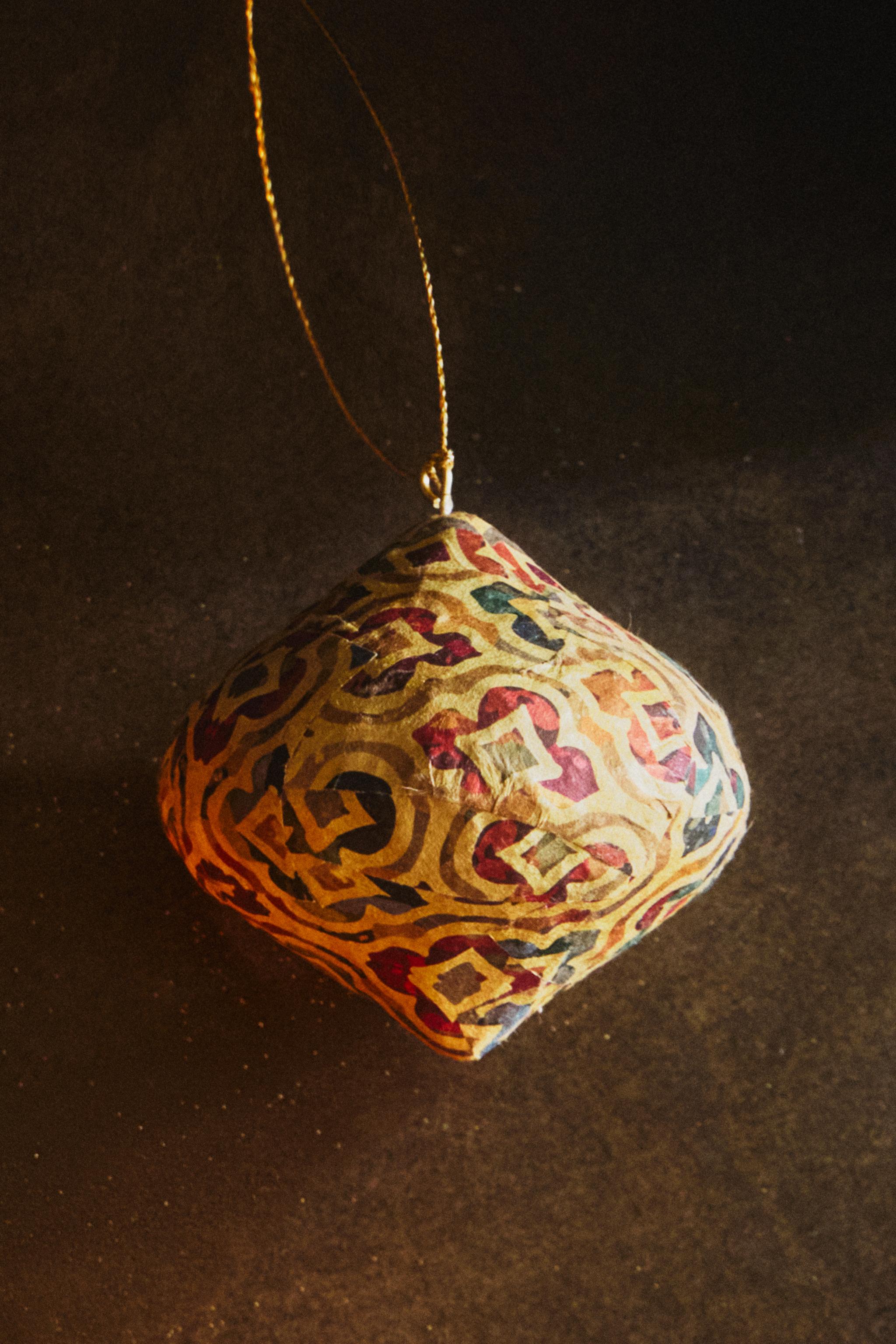 DIAMOND PRINT CHRISTMAS TREE ORNAMENT