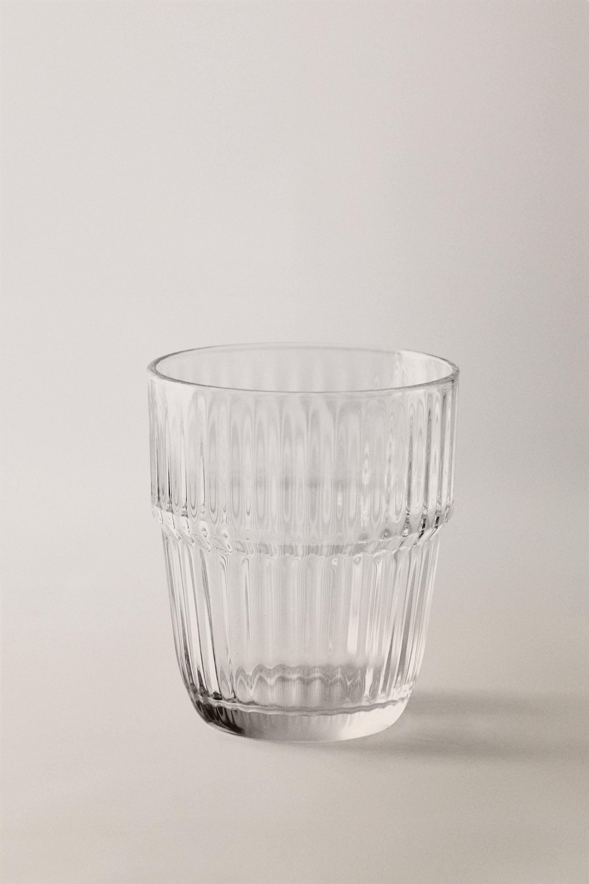 RAISED DESIGN GLASS TUMBLER