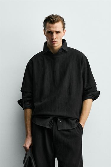 تيشرت RELAXED FIT هيكلي - أسود الخاص بـ Zara