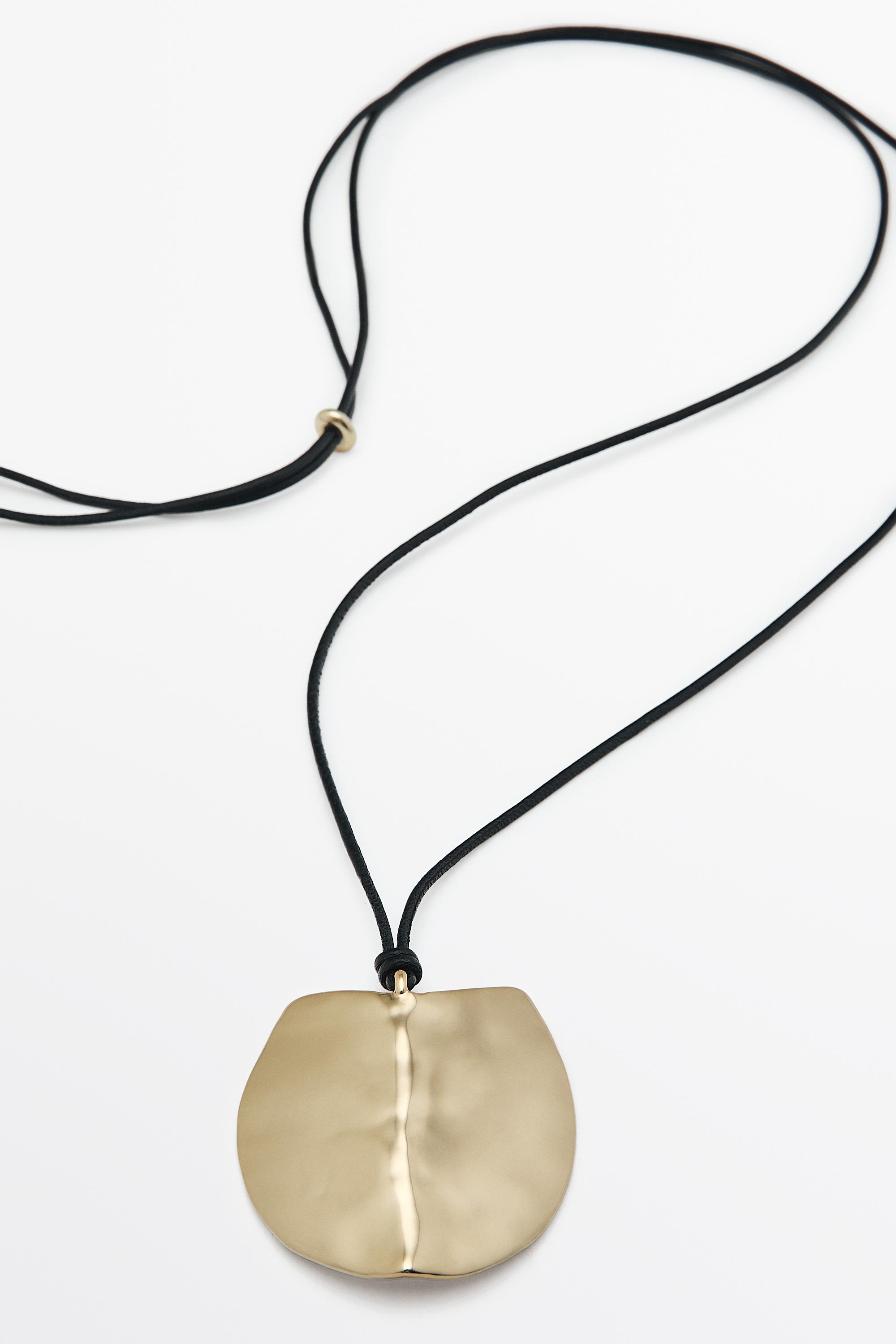 Long shield-effect piece necklace — Golden