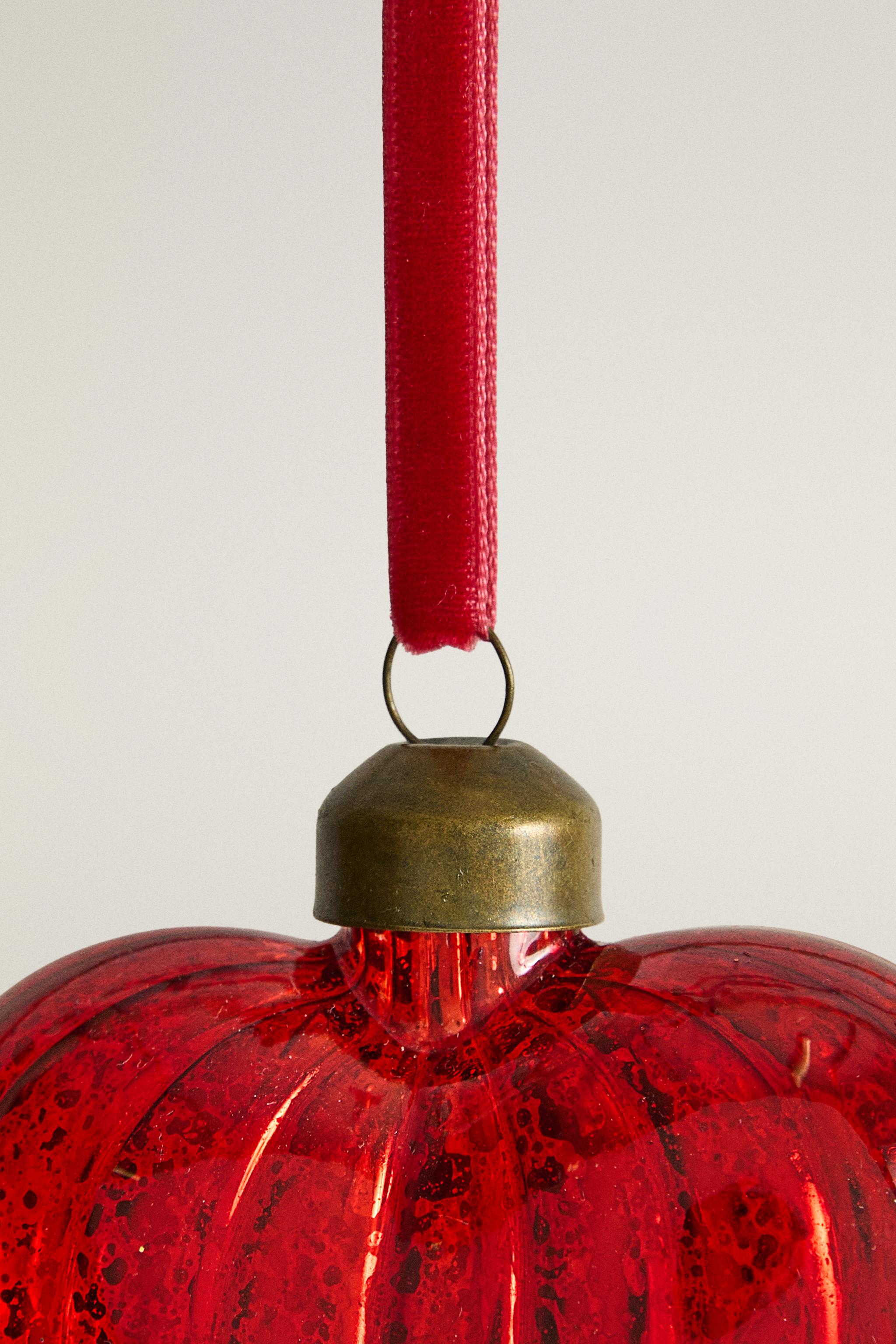 GLASS HEART CHRISTMAS TREE DECORATION