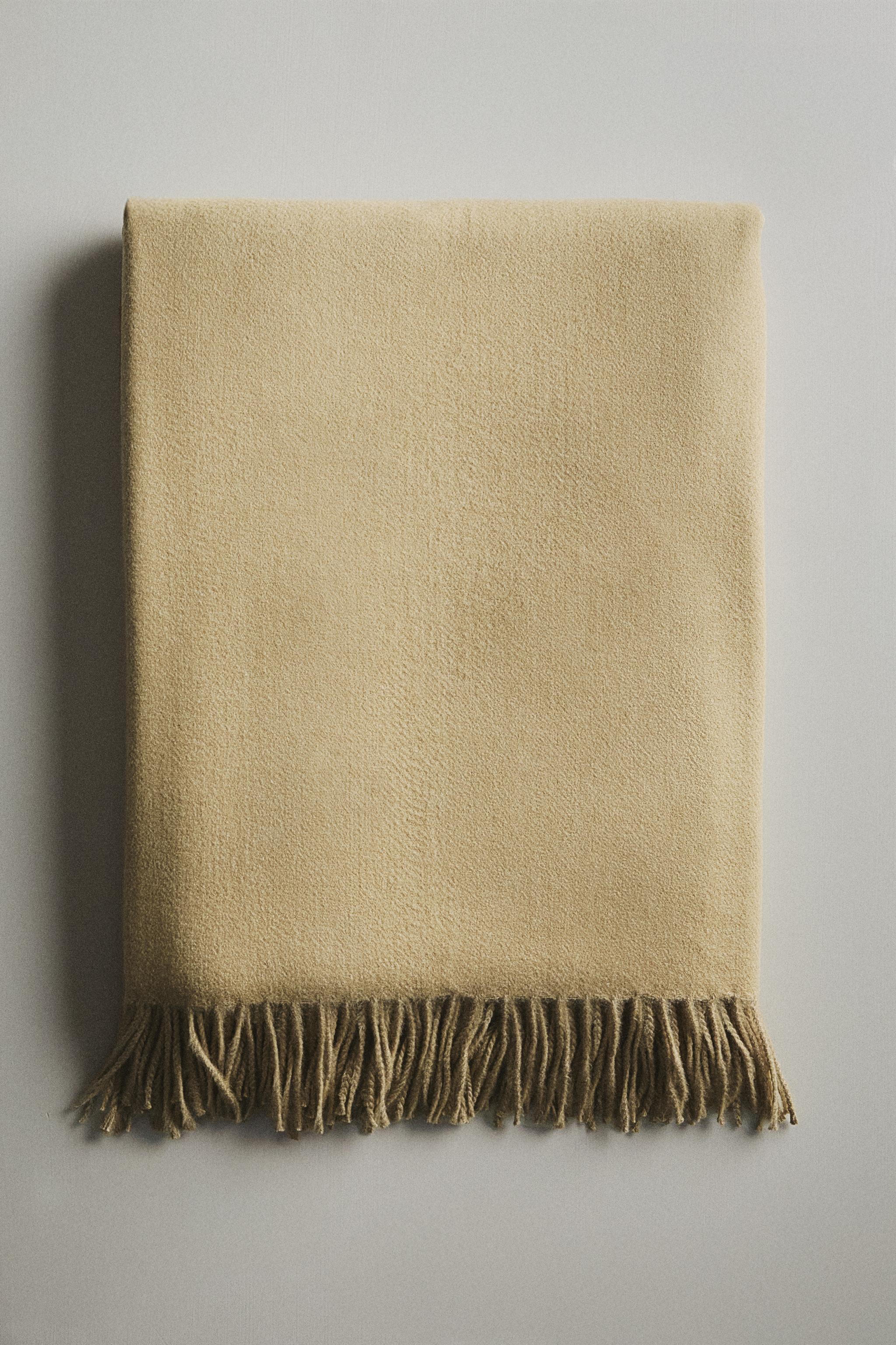 SUPERSOFT PLAIN BLANKET