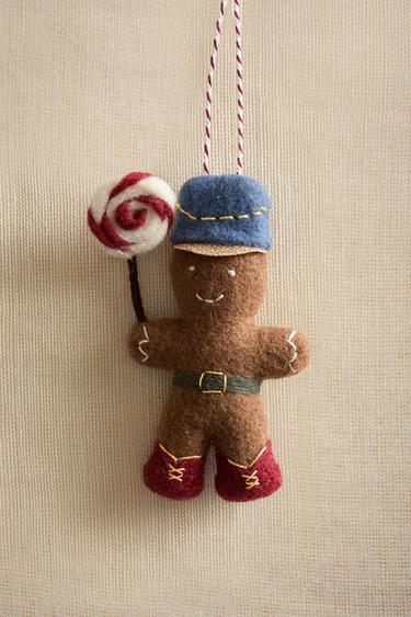 WOOL GINGERBREAD BISCUIT CHRISTMAS TREE DECORATION - Brown by Zara