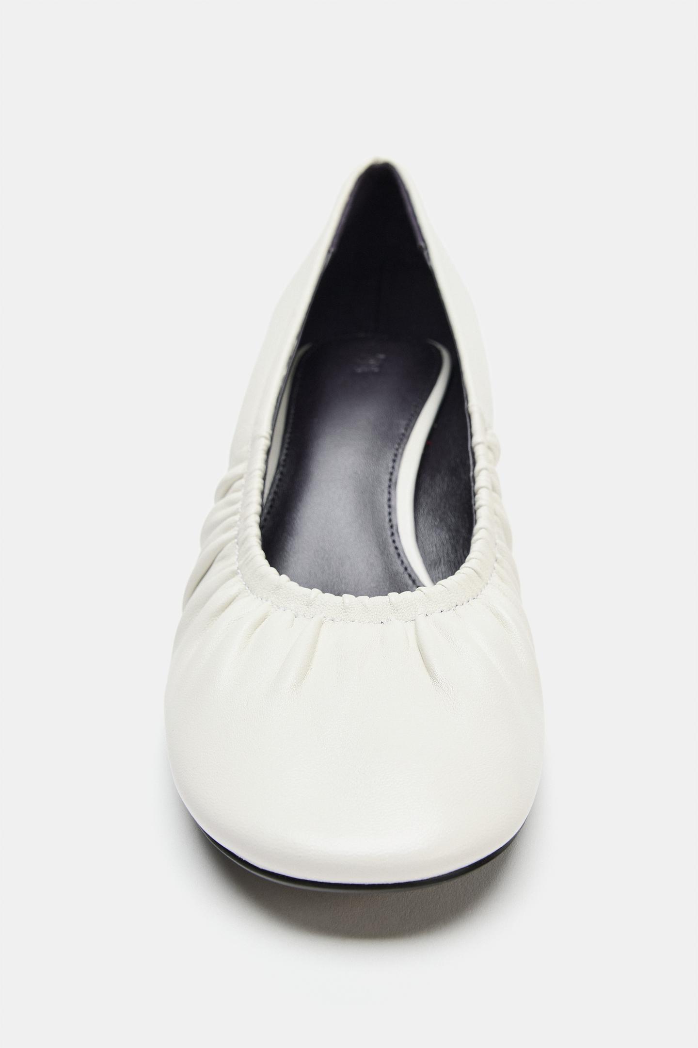 Женские туфли Zara Limited Edition Gathered Leather Kitten Heels, цвет: Белый — фото 5