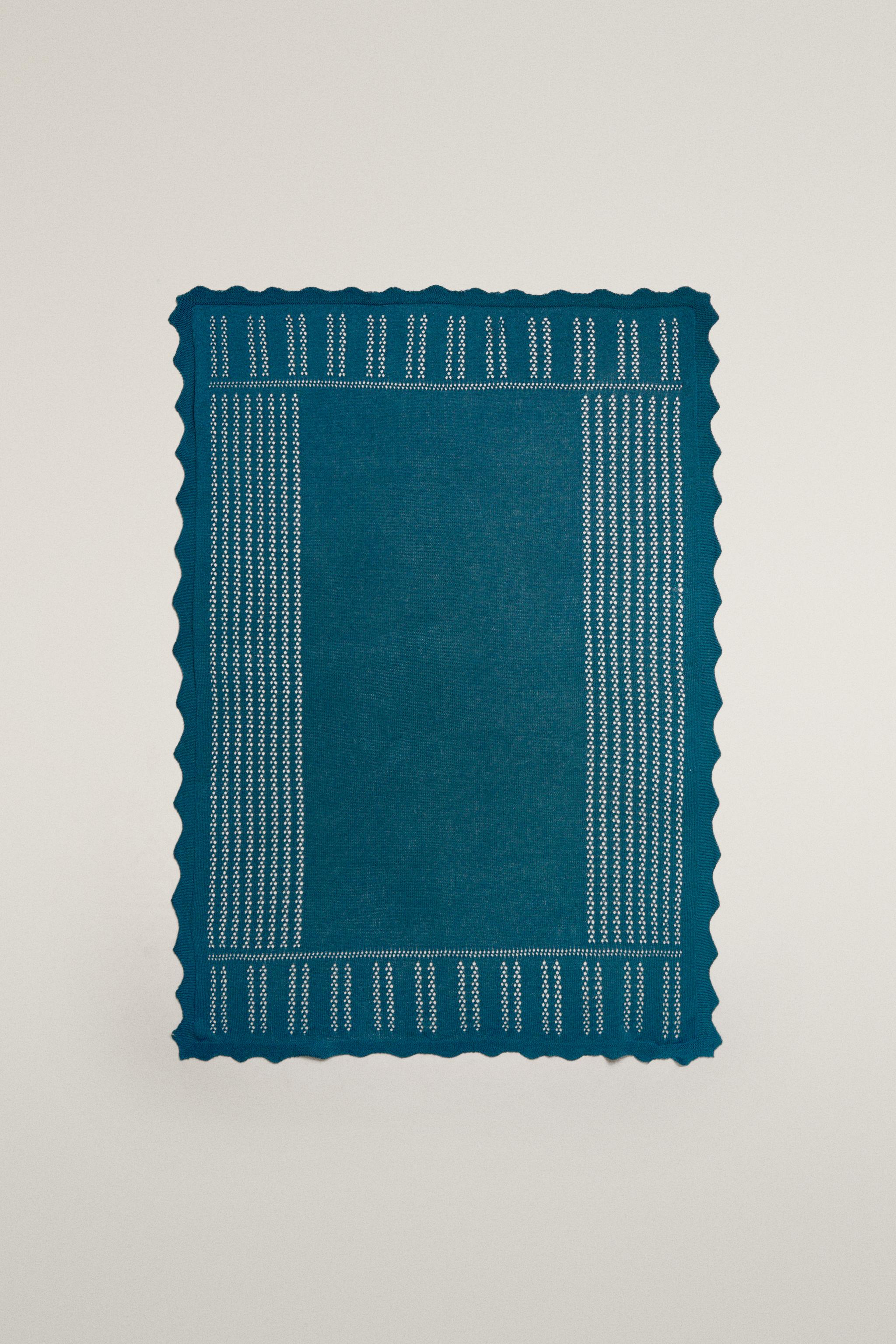 BABY KNIT BLANKET