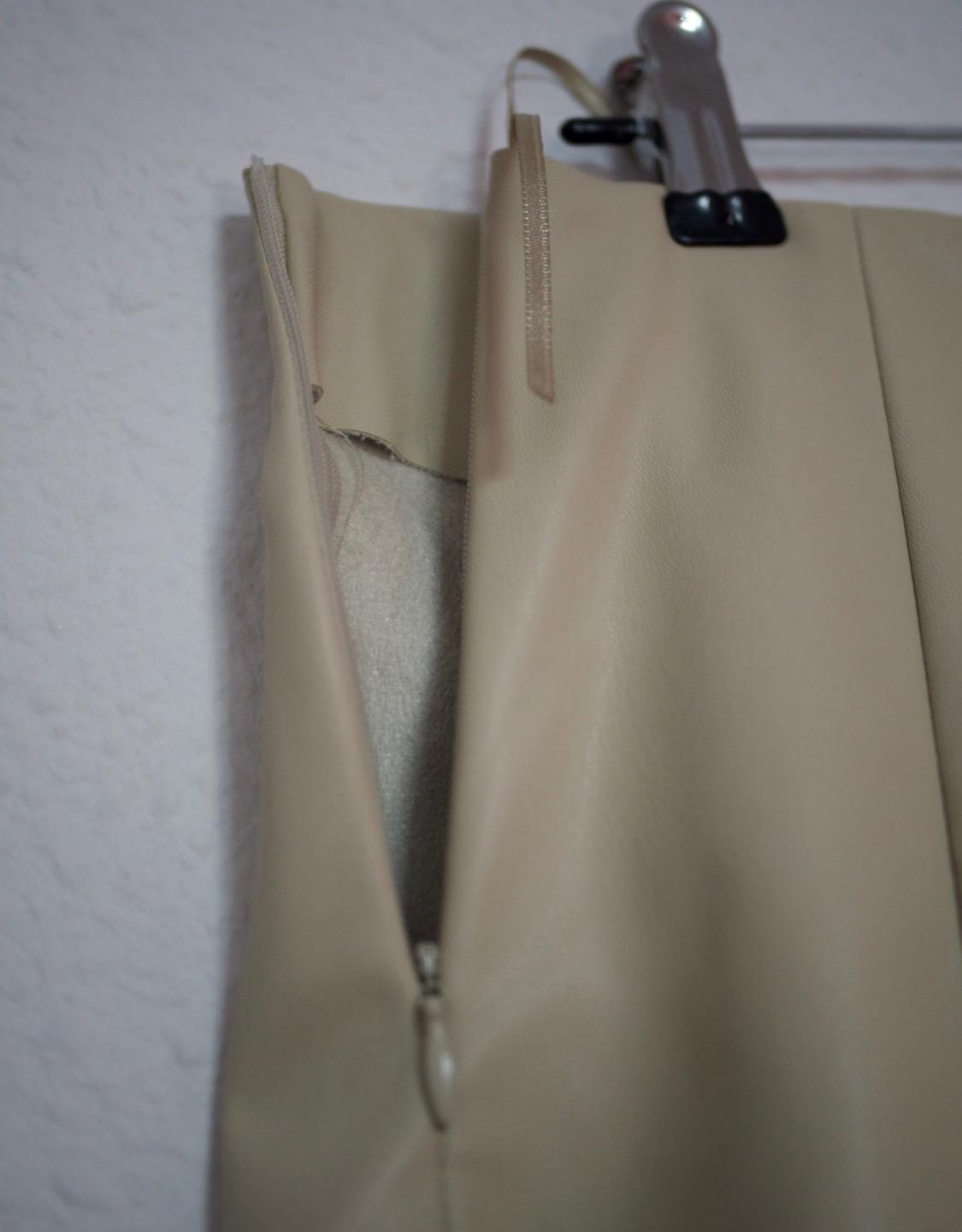 LEATHER EFFECT BOX PLEAT MINI SKIRT - Image 2
