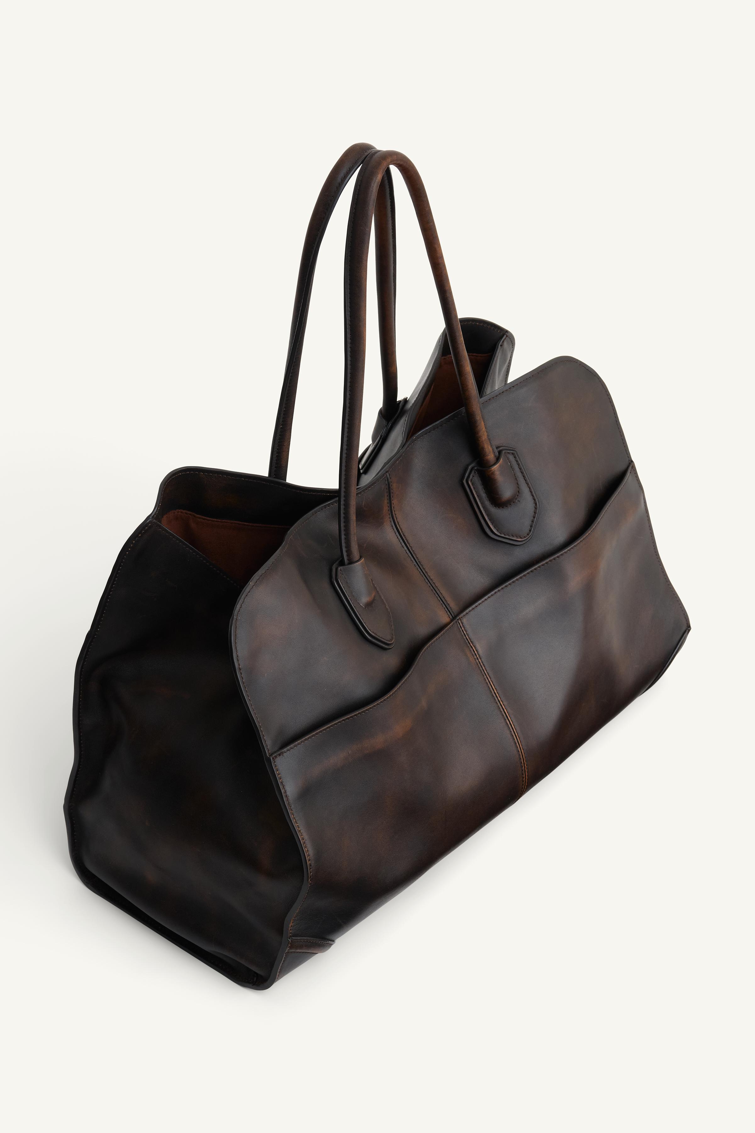 LIMITED EDITION LEATHER SHOULDER BAG