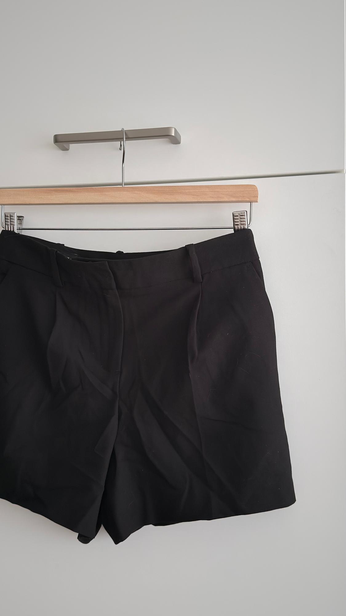 DARTED BERMUDA SHORTS - Image 3