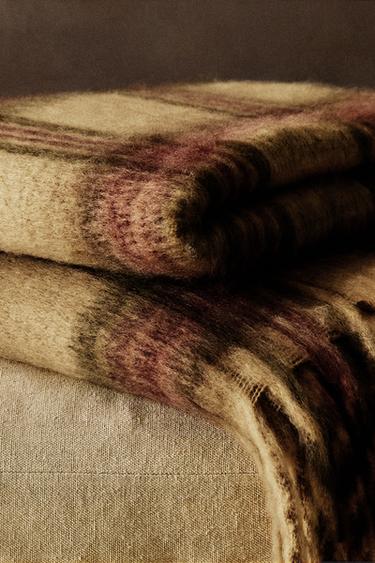 SOFT CHECK THROW WITH FRINGING - Red by Zara